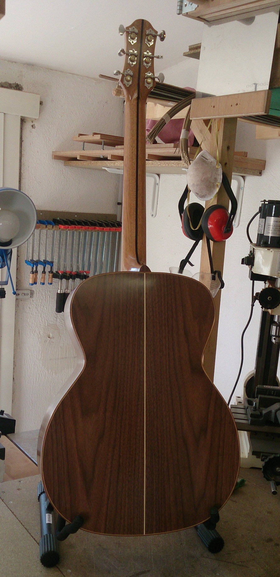 Julien Garcia Guitares  Luthier guitares à Chalvignac (15200